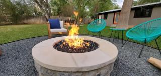 Orange You Glad Firepit Large Backyard - Fredericksburg - 9