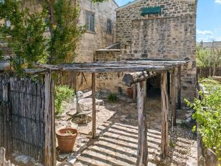1 Bedroom Suite on Main Street - Fredericksburg - 6