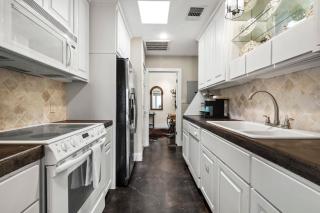 Historic 2 bd Home Patio DT Fredericksburg - 8