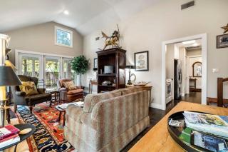 Historic 2 bd Home Patio DT Fredericksburg - 1