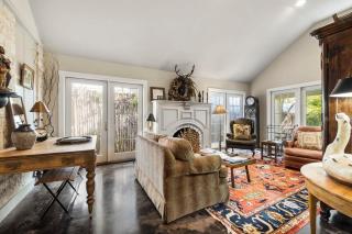 Historic 2 bd Home Patio DT Fredericksburg - 3