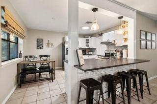 3 Bedroom Hot Tub Firepit Game room - 1