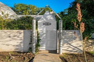 Spacious Family Retreat - Private Pool - Ping Pong - 4