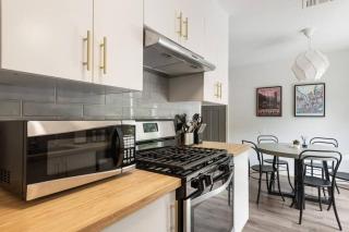 Charming 2 bedroom unit with large yard - Austin - 3