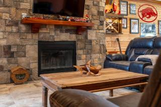 Entire Log Home Perfect Summer Vacation Hideout - 6