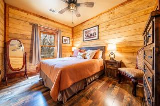 Entire Log Home Perfect Summer Vacation Hideout - 1
