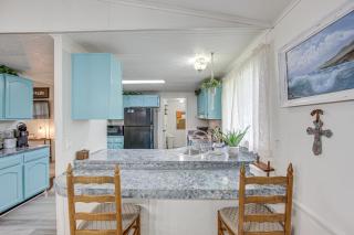 Lakefront Gun Barrel City Home with Dock and Deck - 3