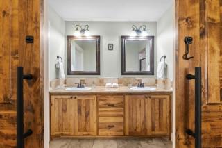 Beautiful Home seconds from Main St - Fredericksburg - 9