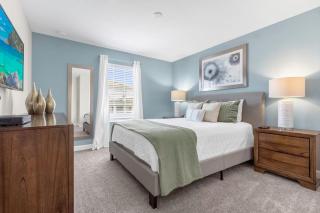 Luxury Getaway near Disney 4BR & Private Pool - 2