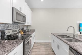 Luxury Getaway near Disney 4BR & Private Pool - 1