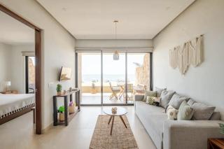 Oceanfront condo with terrace - 9