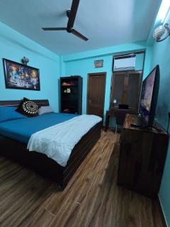 Urban Haven-Relax in Style CR Park GK2 - New Delhi - 4