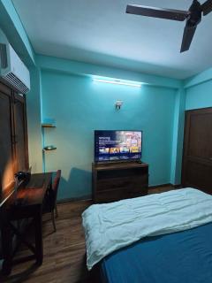 Urban Haven-Relax in Style CR Park GK2 - New Delhi - 6