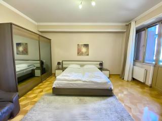 King-size Apartment in the Heart of Tbilisi - Tbilisi - 9