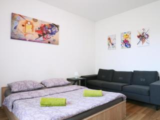 Central Riverside Apartment - 9