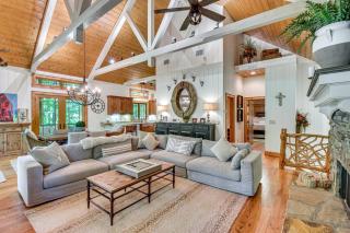 Luxe Trillium Home with Fire Pit, 5 Mi to Cashiers - Cullowhee - 6