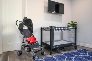 Luxury 4 Bedroom House Mins to Disney! Game Room - 3