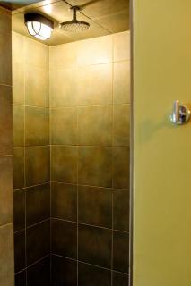 Dwntwn home, Prvt Rooftop and Soaking Tub! - Burlington - 8