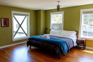 Dwntwn home, Prvt Rooftop and Soaking Tub! - Burlington - 2
