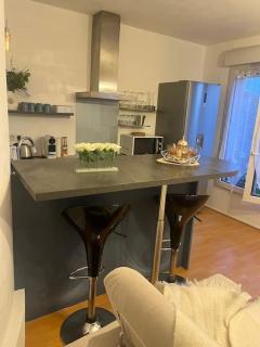 WonderSuite appartement - centre ville avec parking couvert -15mn de Paris et 10 mn de Stade de France, wifi, Netflix - Deuil-la-Barre - 6