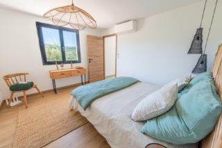 NOUVEAUTÉ ! Magnifique villa de standing avec piscine, entre mer et montagnes, à 3 minutes des plus belles plages de la rive sud - Porticcio - 1