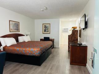 Hampton Motor Inn - 5