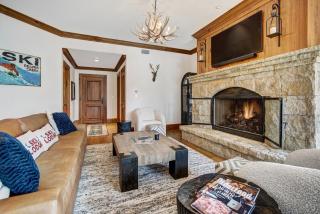Ski-in Ski-out 1 BdrDen in exclusive Horizon Pass condo - 4