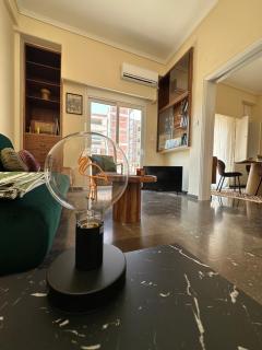 Midcentury Modern Apartment - Pireo - 7