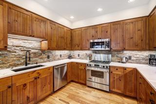 Ski-in Ski-out 2 Br Condo, Heart of Bachelor Gulch condo - 3