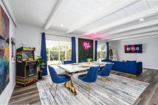 Luxury 4 Bedroom House Mins to Disney! Game Room - 9