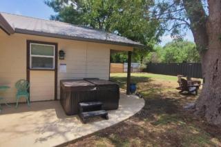 Randy's Place Beautiful 4br With Private Hot tub - Bandera - 3