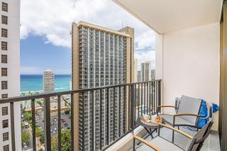 Chic and Upscale Waikiki Beach Ocean View with Parking - Honolulu - 8