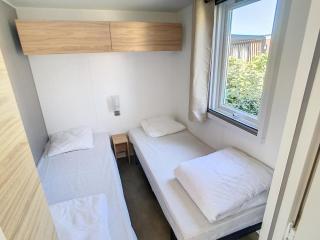 Mobil-home Confort 2 chambres, Piscine chauffée, 200 m de la plage, Parking et Wi-Fi inclus - FR-1-361A-77 - Jullouville-les-Pins - 4