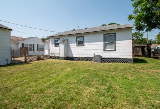 Seaside Serenity Dual Dwellings for Family & Frie - 4