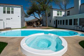 Coastal Elegance Unveiled - 3