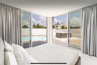 Leonida's Room pool and Jacuzzi - Quartu SantʼElena - 0