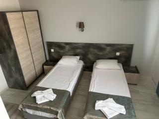 Studios and Apartments Pomorie - Pomorie - 4