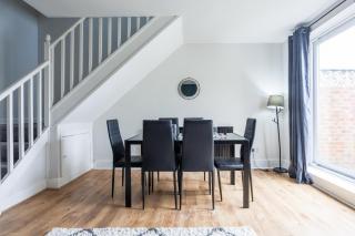 Enjoy A Spacious 3 Br Home - Sunderland - 2