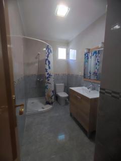 Planta baja, bien comunicada, cerca de la playa - 5