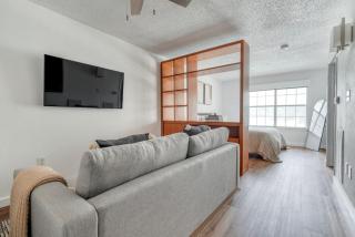 Blueground Gateway pool gym near movies ATX-245 - 9