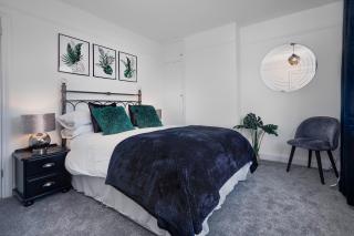 Cowdray Avenue - 9