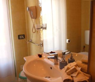 Eremes Rooms & Apartments - 6