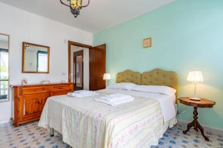 Seaside Apartment Just Steps from the Beach - Mascali - 6