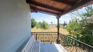 Peaceful 2-bedroom house 800m from beach - 6
