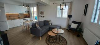 Garden Seaview Luxury Apartment - Mitilene - 7