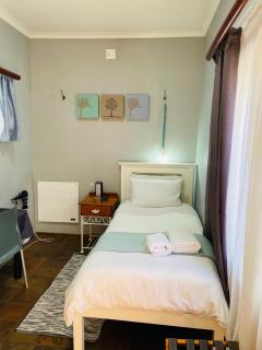 Celtis Lane Guest House - 1