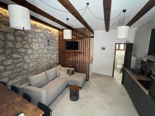 The Oldest Street Apartment - TOSA - Risan - 8