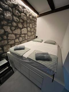 The Oldest Street Apartment - TOSA - Risan - 6