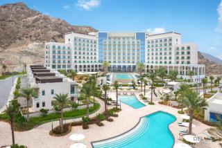 Seafront 4BR Apartment with Assistant Room in The Address Fujairah Residences Block B, Fujairah by Deluxe Holiday Homes - Fujaira - 9