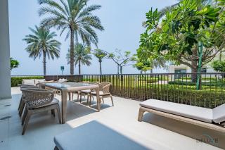 Seafront 4BR Apartment with Assistant Room in The Address Fujairah Residences Block B, Fujairah by Deluxe Holiday Homes - Fujaira - 3